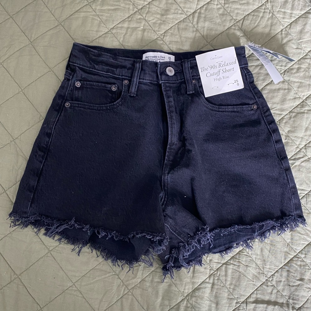 A&F The 90’s Relaxed Cut Off Shorts (black denim, size 25 or 0)